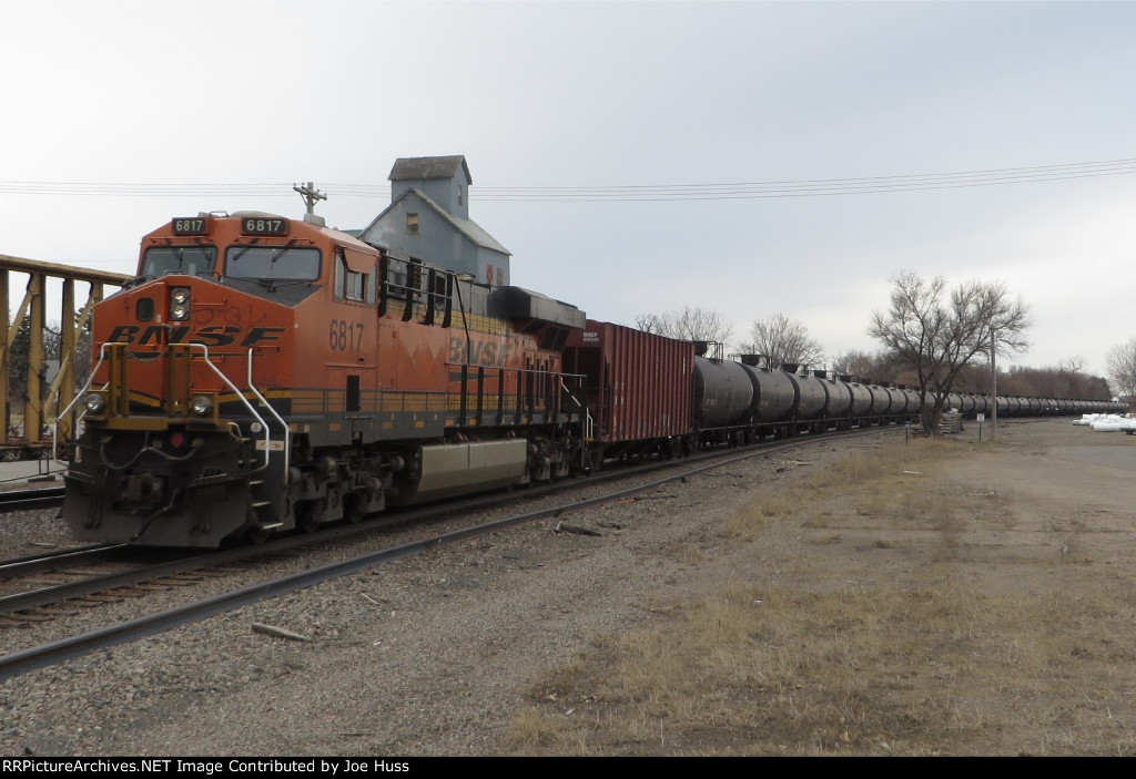 BNSF 6817 DPU